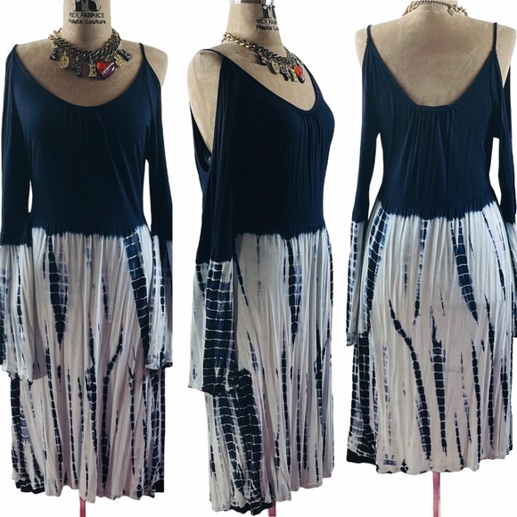 Felicity & Coco Off the Shoulder Bell Sleeve Dress - Picture 2 of 6